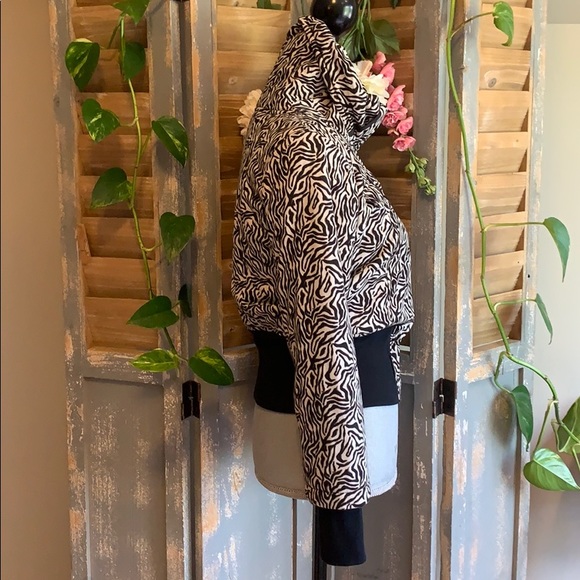 Marc Cain Sport Animal Print Crop Jacket 🌟 - Picture 3 of 16